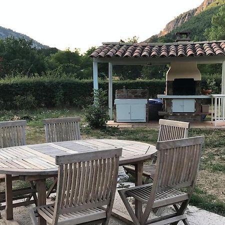 La Maison Des Pins Saint-Julien-du-Verdon Esterno foto