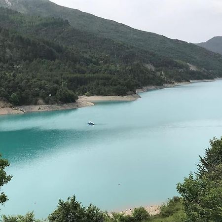 La Maison Des Pins Saint-Julien-du-Verdon Esterno foto