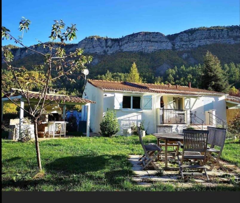 La Maison Des Pins Saint-Julien-du-Verdon Esterno foto